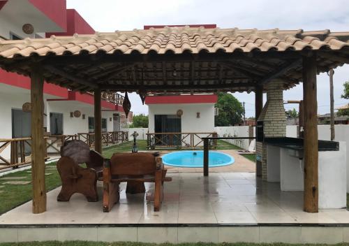 Kolam renang di atau dekat dengan Flat Barra Mar