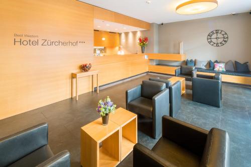 a waiting room at a hotel zürfeld at Best Western Plus Hotel Zürcherhof in Zurich