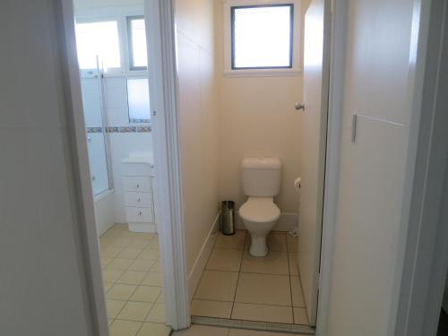 Ένα μπάνιο στο Edge Hill Clean & Green Cairns, 7 Minutes from the Airport, 7 Minutes to Cairns CBD & Reef Fleet Terminal