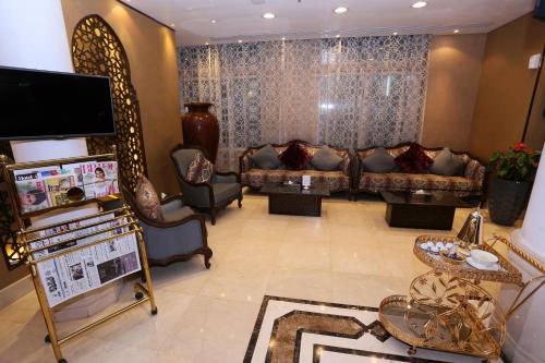 Posezení v ubytování Al Hamra Hotel