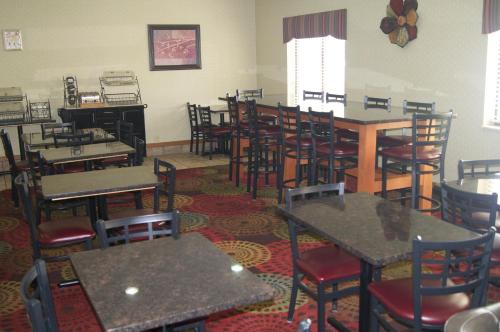 Restaurace v ubytování Baymont by Wyndham Portage