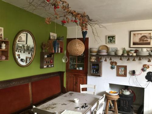 Gallery image of Moon in the Apple Tree in Glastonbury