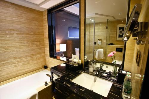 Ένα μπάνιο στο Celebrity Upper Class Hotel