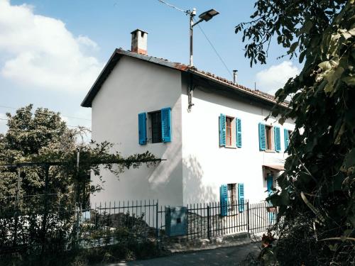 Superb Holiday Home in Piedmont Italy with Fireplace