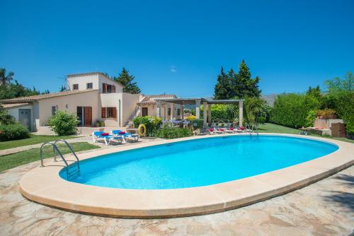 Πισίνα στο ή κοντά στο Owl Booking Villa Coloma - Luxury Retreat with Huge Pool
