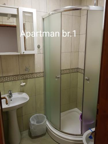 Apartmani Nikmil Bar- Šusanjにあるバスルーム