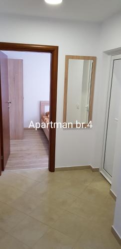 バールにあるApartmani Nikmil Bar- Šusanjのギャラリーの写真