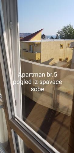 アパートメントが所在する建物