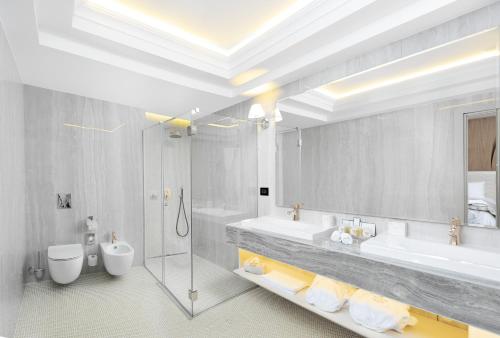 Koupelna v ubytování Hotel Tresor Le Palais
