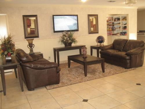 Executive Inn Brookshire – Photos 5