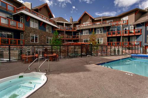 Gallery image of Blackstone Mountain Lodge by CLIQUE in Canmore