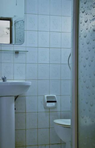 Dumeros tesisinde bir banyo
