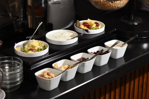 Makanan di atau berdekatan hotel