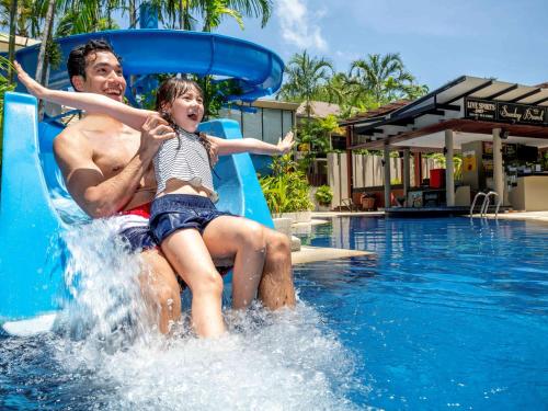 Bazén v ubytování Holiday Inn Resort Phuket Surin Beach by IHG nebo v jeho okolí