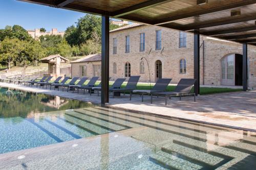 Piscina de la sau aproape de Terra di Gradara