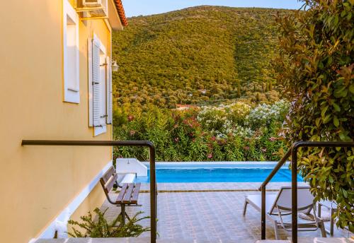 Πισίνα στο ή κοντά στο Mouzakis Villas 