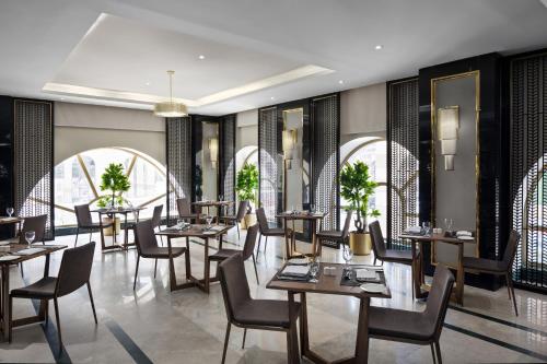 ห้องอาหารหรือที่รับประทานอาหารของ Saja Al Madinah