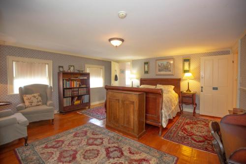 Un lugar para sentarse en Clark Currier Inn