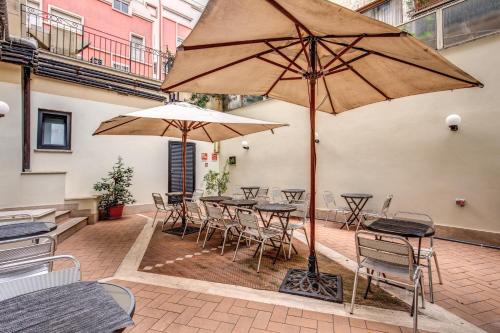 Patio nebo venkovní prostory v ubytování Hotel Osimar