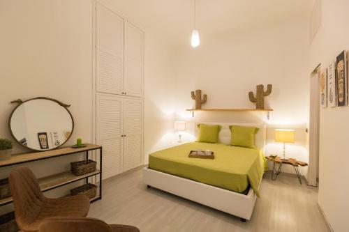 A bed or beds in a room at Lovely New home, Trastevere!