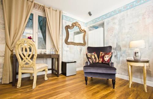 Χώρος καθιστικού στο Plaza Marchi Old Town - MAG Quaint & Elegant Boutique Hotels