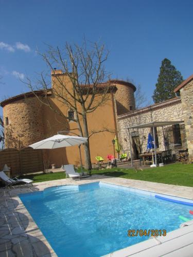 Πισίνα στο ή κοντά στο Château des Aiguilles