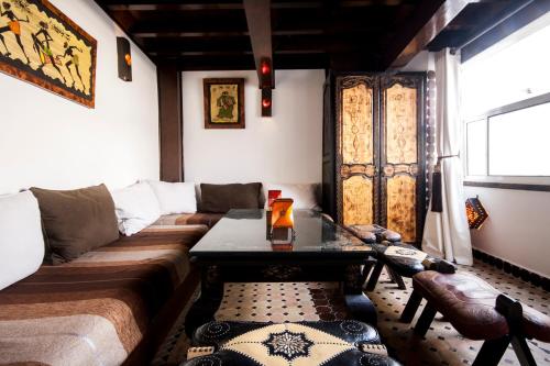 Posezení v ubytování Riad Bab Essaouira