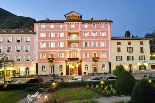 Foto da galeria de Hotel Eden em Levico Terme