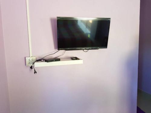 Μια τηλεόραση ή/και κέντρο ψυχαγωγίας στο Nattamon Khao Kho Resort