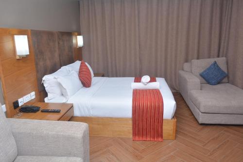 Posezení v ubytování The Alps Hotel Nakuru