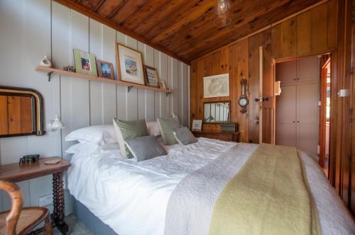 Voodi või voodid majutusasutuse Little Kestrel Cabin toas