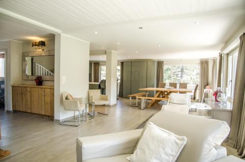 Chalet Dolphin NEW!