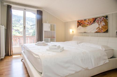 Chalet Dolphin NEW!