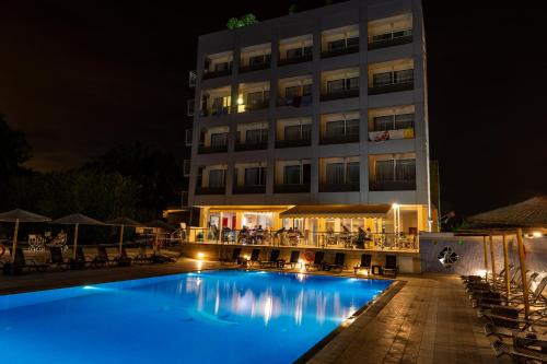 Bazén v ubytování Dolphin Resort & Conference nebo v jeho okolí