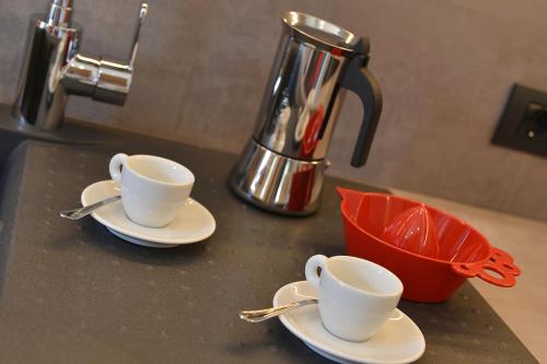 Utensilios para hacer té y café en Chalet Goloseria