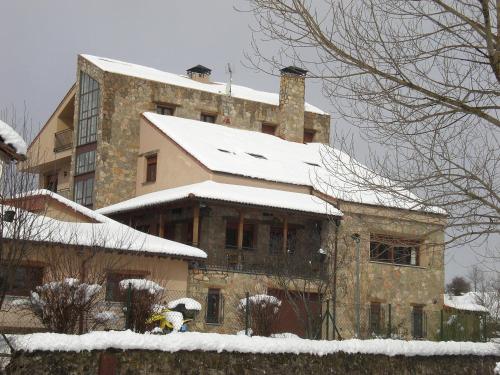 Hotel Rural Valle del Tuejar during the winter