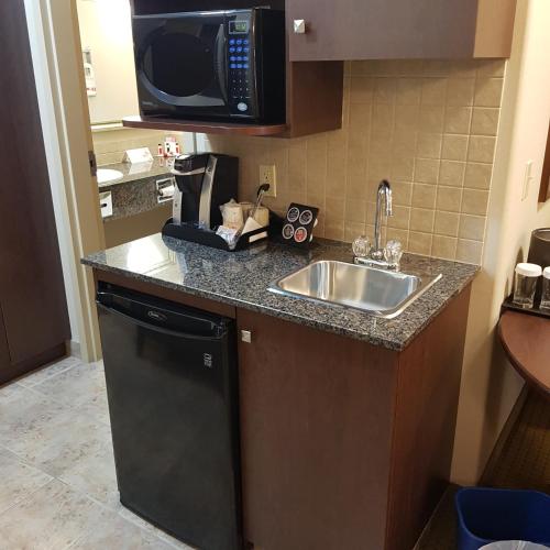 Gallery image of Ramada by Wyndham High River in High River