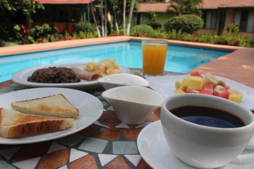 Makanan di atau berdekatan hotel