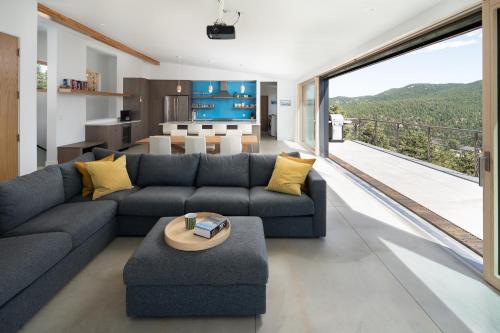 Posezení v ubytování Timberline Haus Home