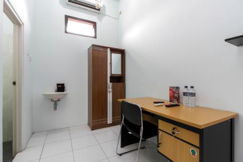 Fotografie z fotogalerie ubytování RedDoorz @ Jagakarsa 2 v destinaci Jakarta