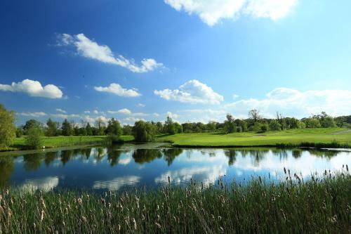 a view of a pond at a golf course at Thonock Park B&B in Gainsborough