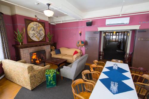 McMenamins Grand Lodgeにあるシーティングエリア