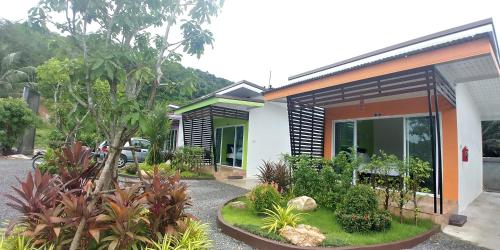 Zahrada ubytování โรงแรม ทิพย์บุรี ริเวอร์ไซด์