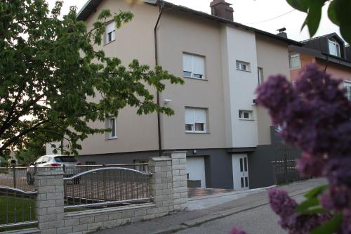 Galeriebild der Unterkunft Rooms Villa Aria in Sesvete