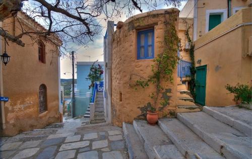 Galeriebild der Unterkunft Traditional Medieval Stone house in "Ano Syros" in Ano Syros