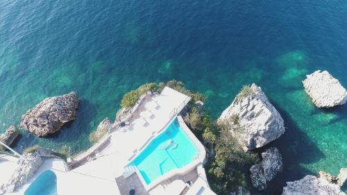 Gallery image of Blanche Cliff Apartments in Sveti Stefan