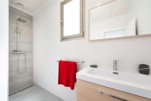 A bathroom at Stunning Villa Mistral Private pool