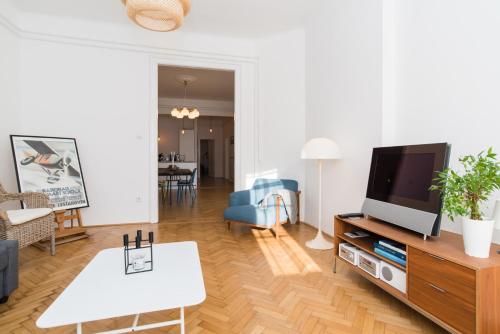 Klauzal apartment w/3 bedrooms, french balcony 1072 Budapest, Klauzál utca kép - 3
