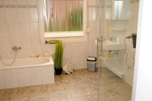 Ένα μπάνιο στο Ferienwohnung Landliebe