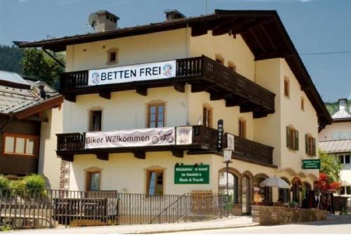 SnowBunnys BackPackers Hostel